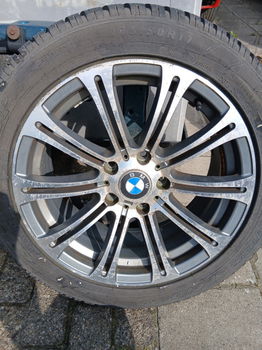 17 inch bmw velgen met winter banden - 1