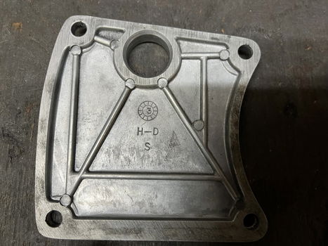 Harley FXR '82-'84 alu. inspection cover OEM 60642-82 met midshift. - 1