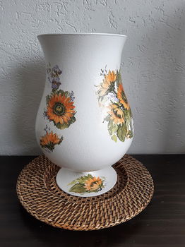 Vaas op voet wit decoupage met bloemenprint Handgemaakt - 1