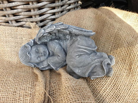 slapende engel , tuinbeeld , kado - 1