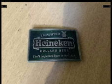 Stoere geëmailleerde riemgesp met het bekende Heineken-logo