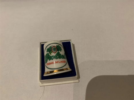 Mooi porseleinen vingerhoedje met het bekende Grolsch-logo - 0