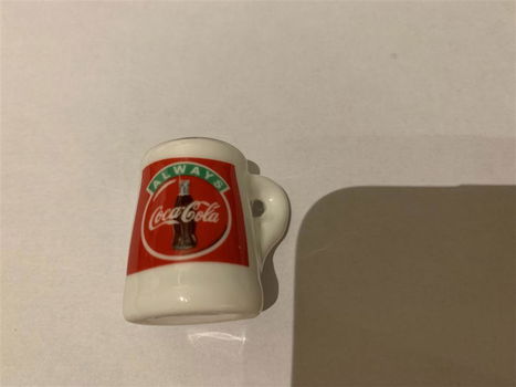 Porseleinen Coca-Cola pulletje – Model 2 - 0