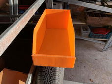 Kunststof magazijnbakjes – 34 stuks