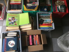 Lot boeken en tijdschriften, thrillers, allerlei, veel artis boeken