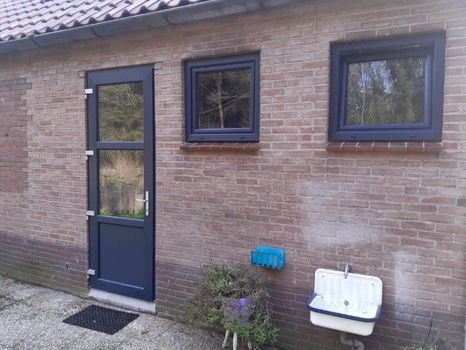 Achterdeuren / kunststof/ Vele mogelijkheden en kleuren - 5