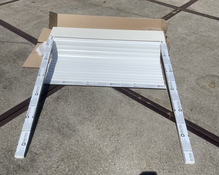 Verkeerd ingemeten 4 x nieuwe rolluiken hand bedienbaar - 1