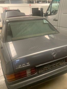 Mercedes 190 Diesel Sedan 5 Cilinder 2,5 - 5
