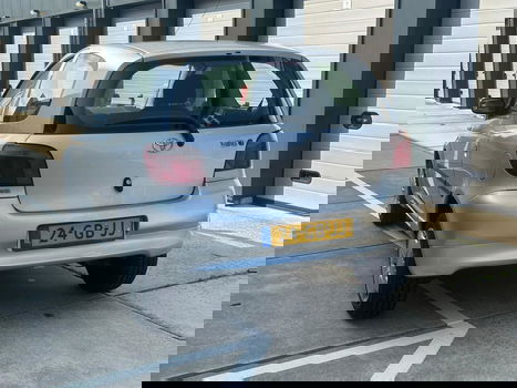 Toyota Yaris 1.0-16V VVT-i Luna - 1
