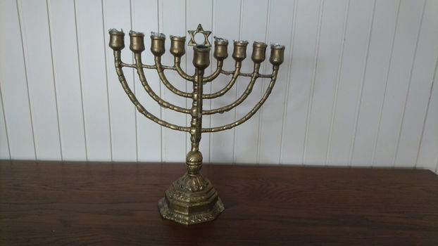 Te koop: Bronzen Joodse kandelaar Chanoekia - 1