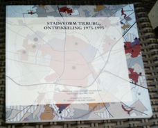 Stadsvorm Tilburg, ontwikkeling 1975 - 1995.ISBN 9068149590.