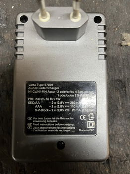 Adapters voor oplaadbare batterijen, geschikt voor: AA AAA 9 VOLT blok batterijen - 4