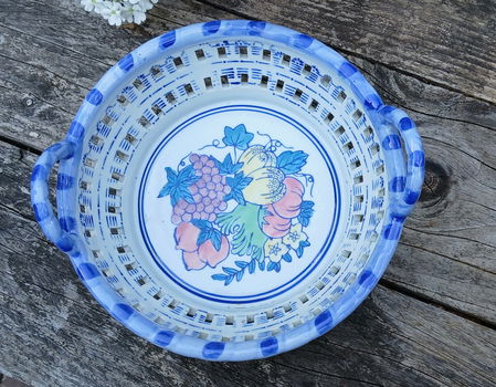 Vintage porseleinen handbeschilderde fruitschaal - wit en blauw met afbeelding van fruit - 0