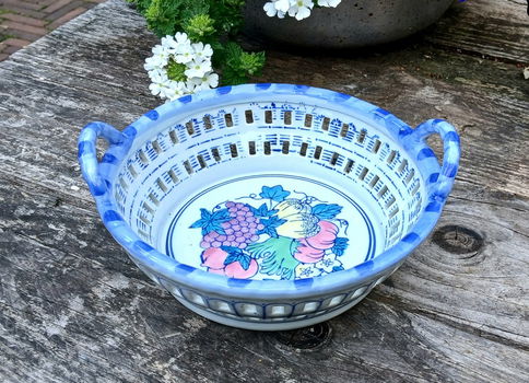 Vintage porseleinen handbeschilderde fruitschaal - wit en blauw met afbeelding van fruit - 2