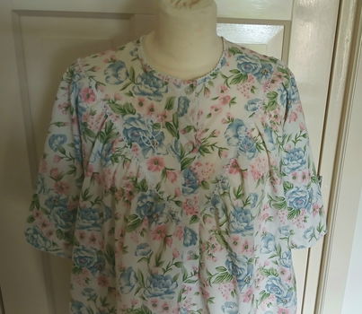 Nachthemd - romantische print met bloemen - maat 50/52 - 2