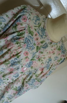 Nachthemd - romantische print met bloemen - maat 50/52 - 3