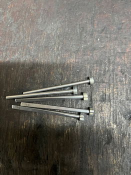 GEVRAAGD: .....een soort nokvolgertjes, iemand een idee voor wat en van wat - 0