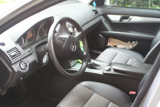 Mercedes-Benz C-klasse C-180 CDI Diesel Turbo Blueefficincy Estate Avantgarde bj 2010 APK:26-05-2026 - 4