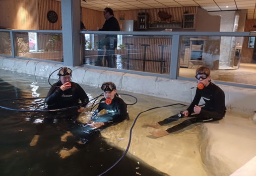 Kom óók zwemmen, snorkelen of Snuba duiken bij Fish World - 5
