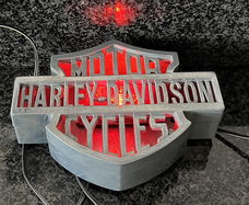Harley logo decoratief met lampje van aluminium, corp: 2010
