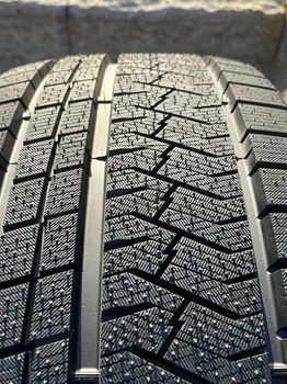 Landrover / Range Rover sport, discovery, type III & IV winterbanden op alu. velgen 9J X 19 ET 53 - 1