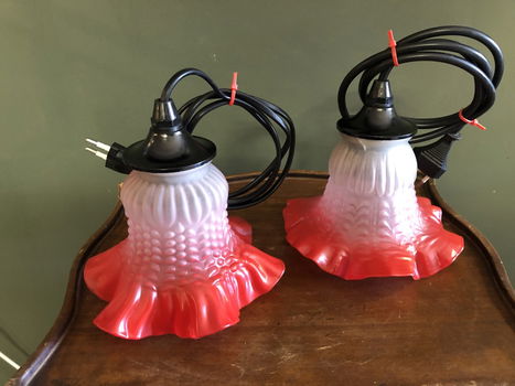 Set van 3 Franse Hanglampjes Tulpmodel Rood Randje - 1