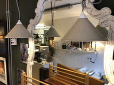 Set Frans Brocante Hanglampjes Beige Gebruiksklaar.