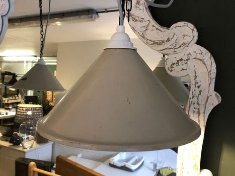 Set Frans Brocante Hanglampjes Beige Gebruiksklaar. - 1