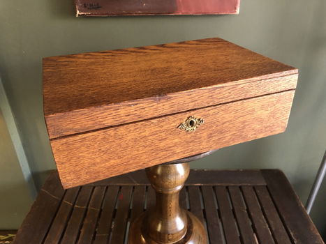 Prachtige mid-size eiken houten kistje. - 0