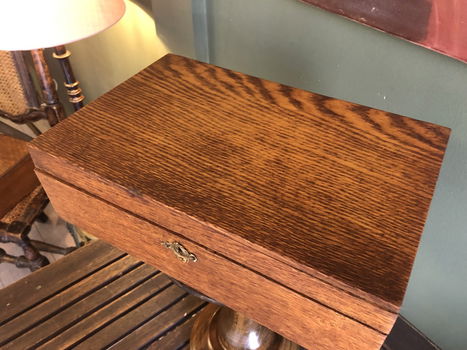 Prachtige mid-size eiken houten kistje. - 4