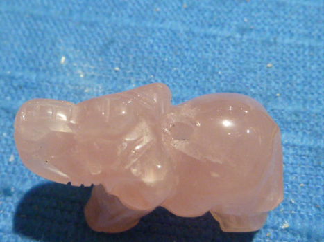 Hanger olifant van roze kwarts - 2