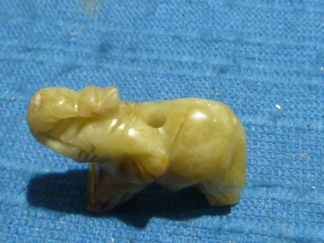 Hanger olifant van jade - 2
