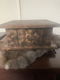Urnenkistje van hout voor hond 25x25x13 cm hoog - 1 - Thumbnail