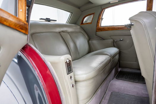 Bentley MK6 Saloon by James Young '48 CHB57AJ - 4