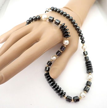 Mooi collier, hematiet met parels - 1