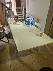 Witte eettafel uitshuifbaar met 6 stoelen