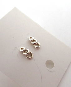 Schattige kleine oorbelletjes, zilver