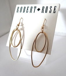 Nieuwe oorbellen van Robert Rose