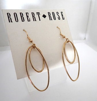 Nieuwe oorbellen van Robert Rose - 1