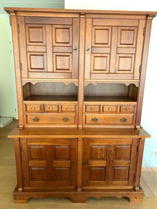 Houten wandkast