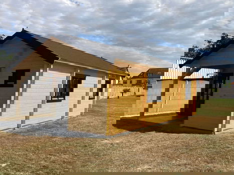 MAATWERK: blokhutten, woonunits, bijgebouwen. - 3