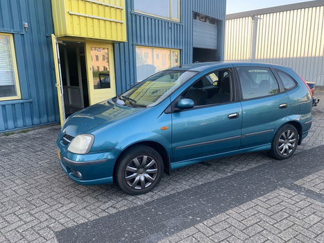 Nissan Almera Tino 2004 - 0