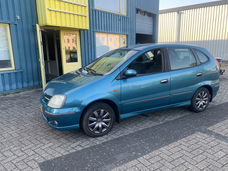 Nissan Almera Tino 2004