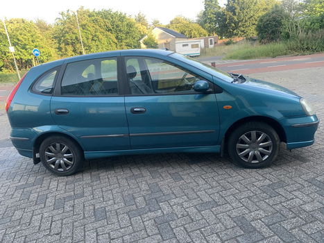 Nissan Almera Tino 2004 - 1