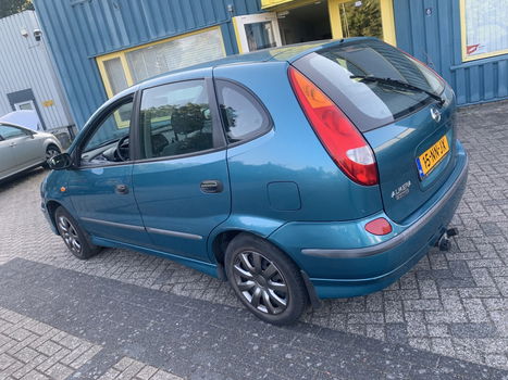 Nissan Almera Tino 2004 - 4