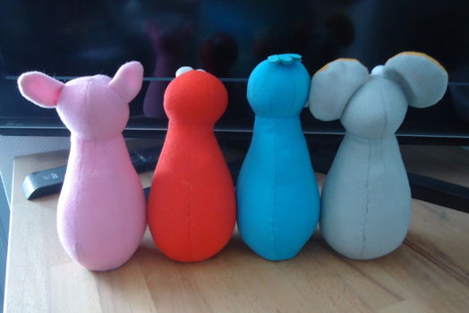 Vier knuffelfiguurtjes uit Sesamstraat (hoogte: 18 cm). - 6