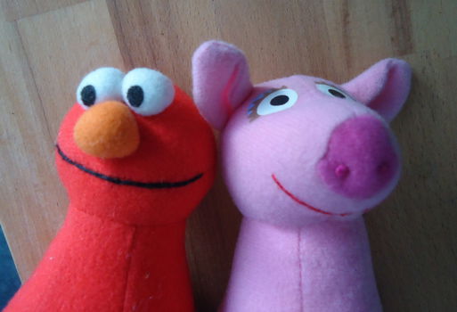 Vier knuffelfiguurtjes uit Sesamstraat (hoogte: 18 cm). - 7