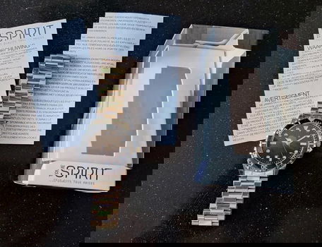 Nieuw horloge met metalen band en stainless steel achterkant - 1