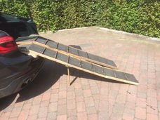 honden oploopplanken/rampen, één vaste en één opplooibaar, hoogte van mijn wagen +- 80cm