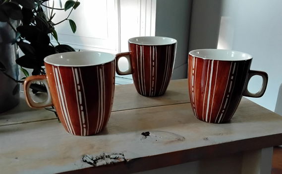 3 kopjes van Vic's HandPainted - mokjes - senseo formaat - 1